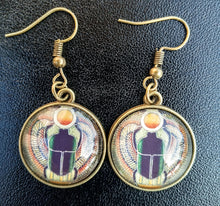 Load image into Gallery viewer, EGYPTIAN KHEPERA BLACK EARRINGS